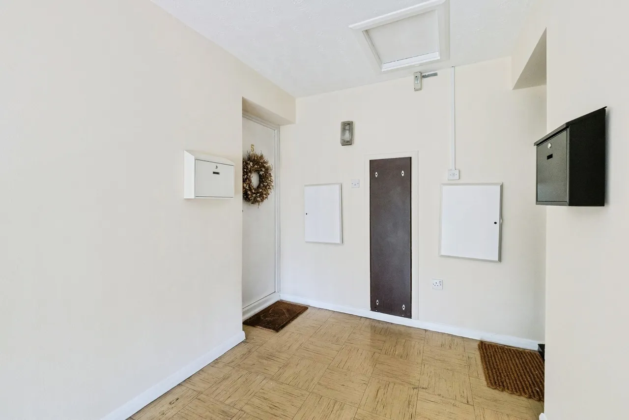 Stirling Close, Rainham, Essex, RM13, photo 20
