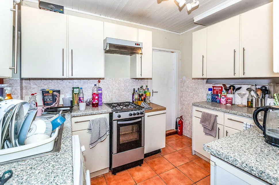 St. Judes Road, Englefield Green, Surrey, TW20, photo 3