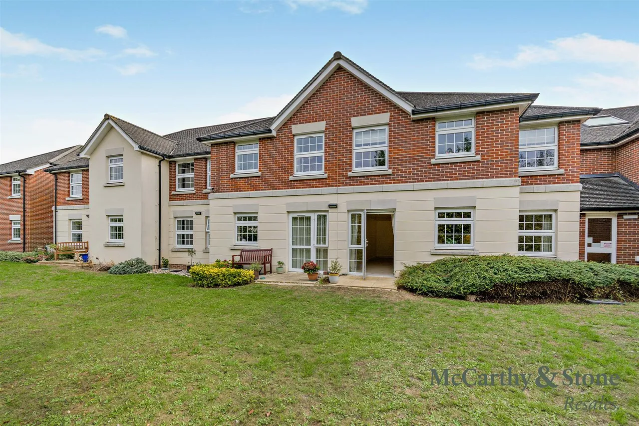1 bed flat for sale, High Street, Ongar, CM5