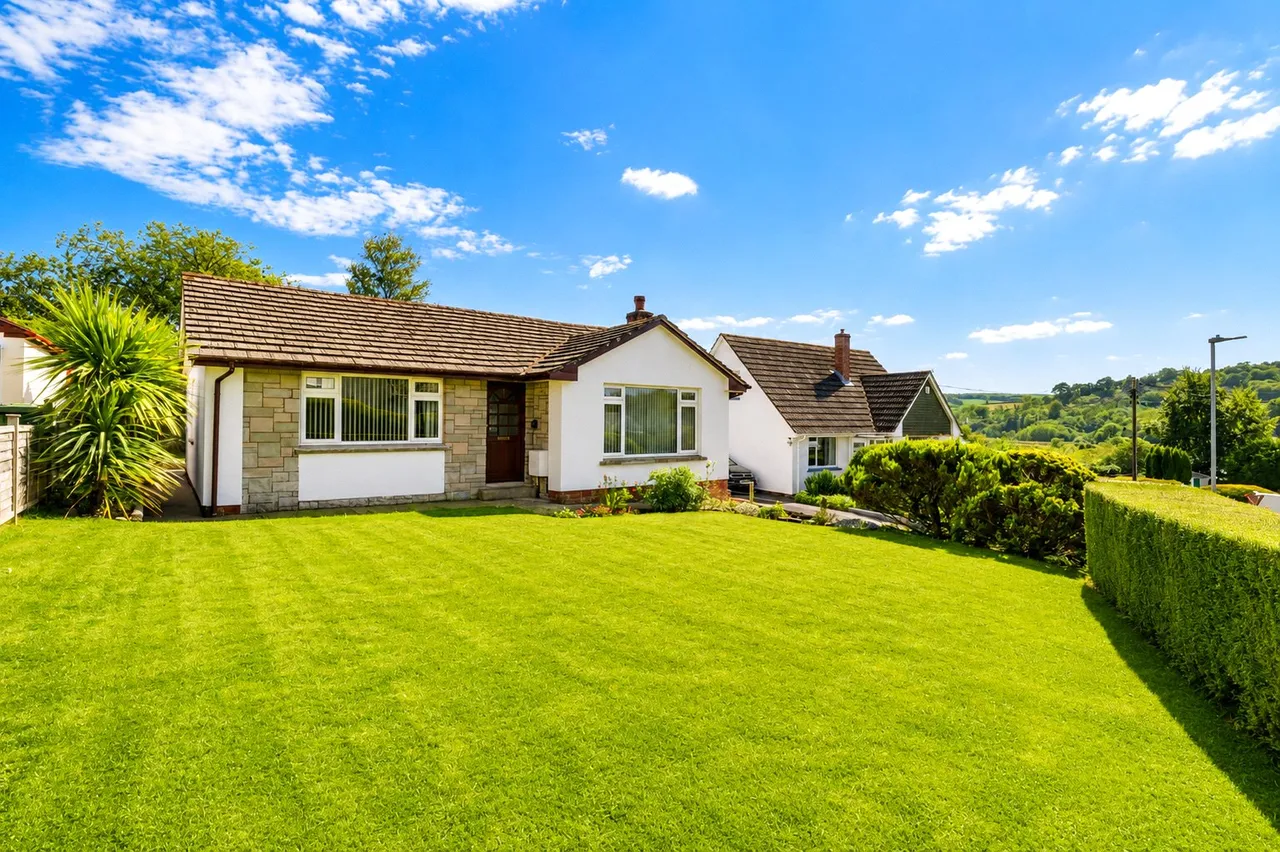 3 bed house for sale, Mount Pleasant, Bishops Tawton, EX32