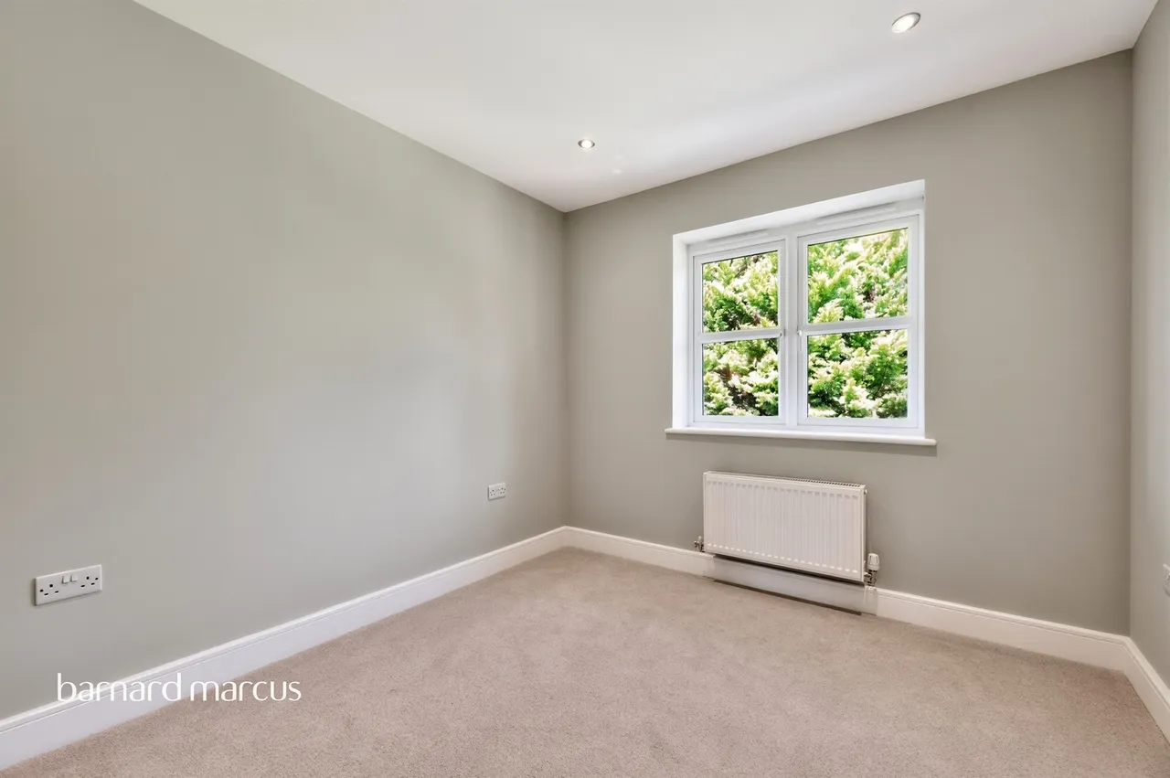 Brunswick Close, Epsom, KT17, photo 16