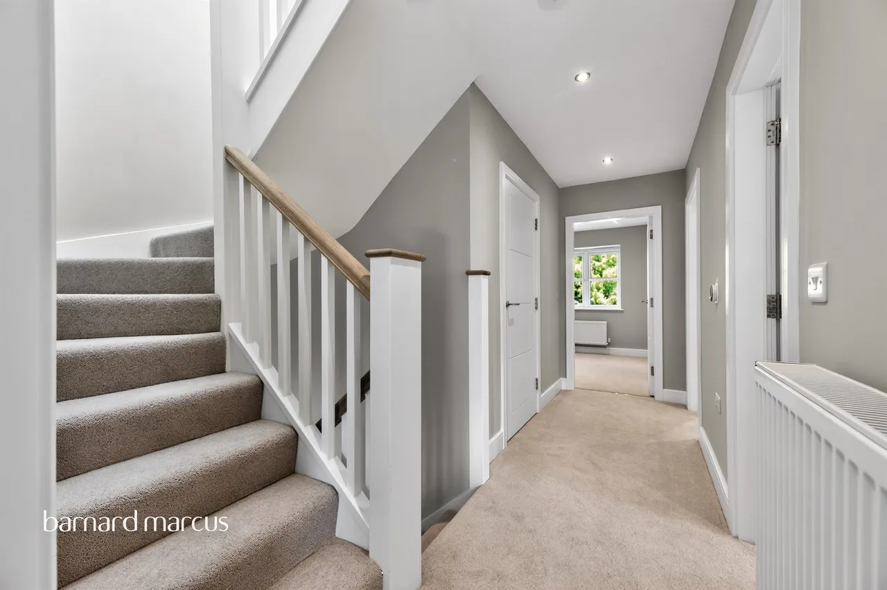 Brunswick Close, Epsom, KT17, photo 12