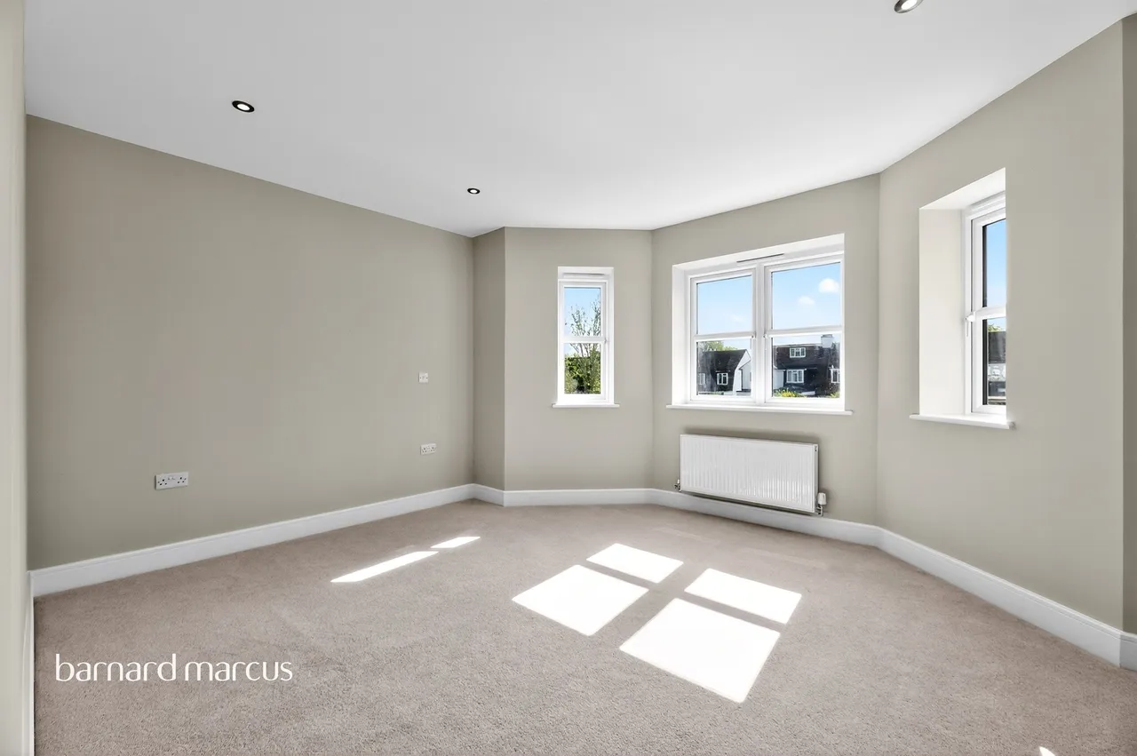 Brunswick Close, Epsom, KT17, photo 11