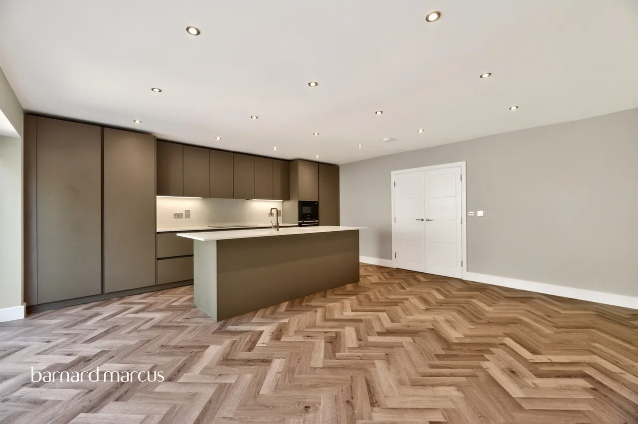 Brunswick Close, Epsom, KT17, photo 20