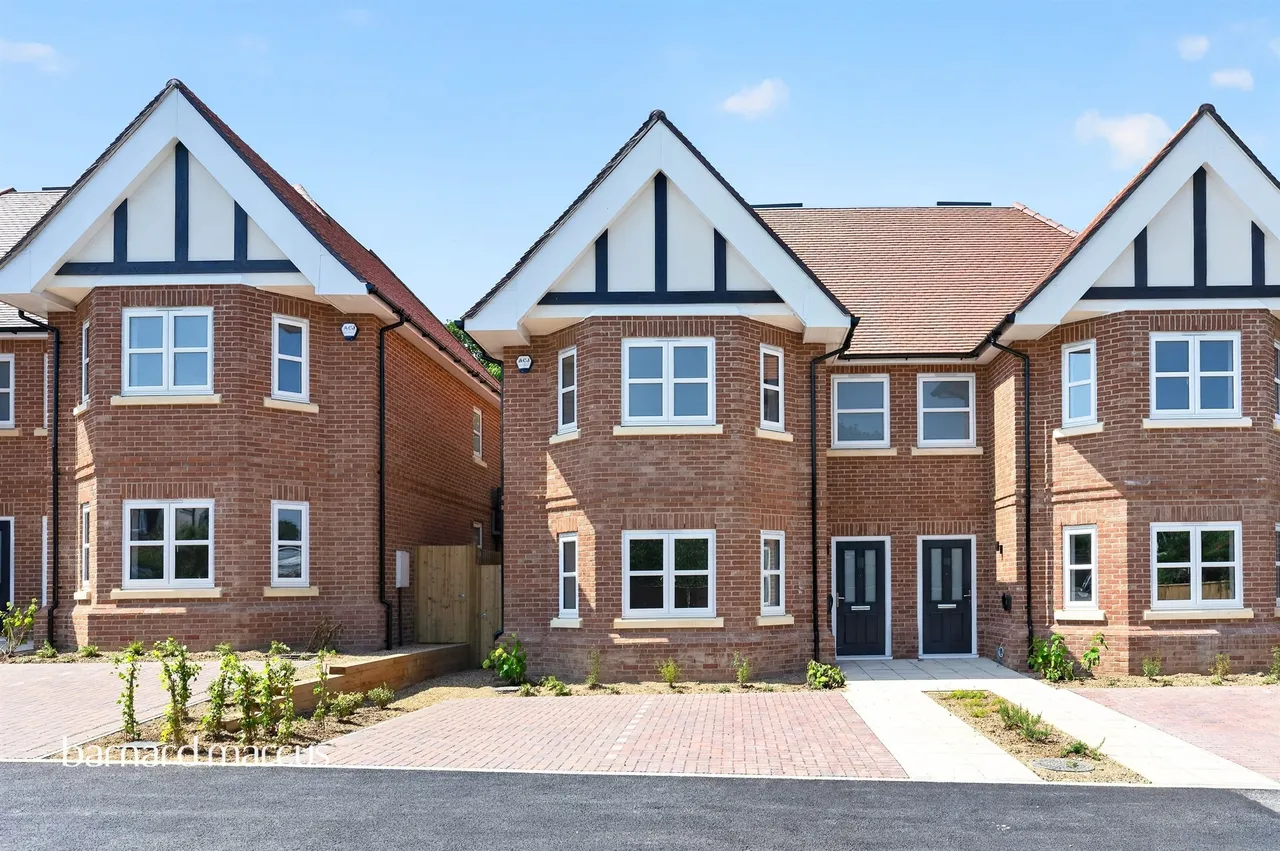 Brunswick Close, Epsom, KT17, photo 2