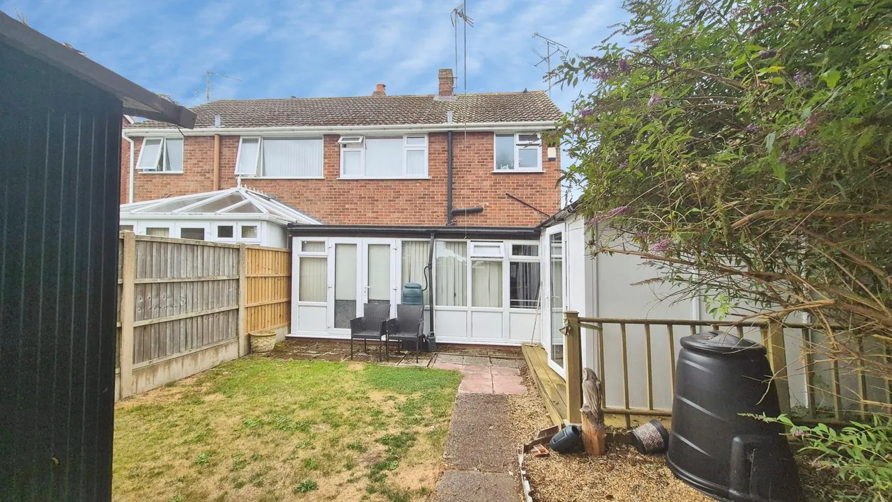 Tylecote Crescent, Great Haywood, ST18, photo 17
