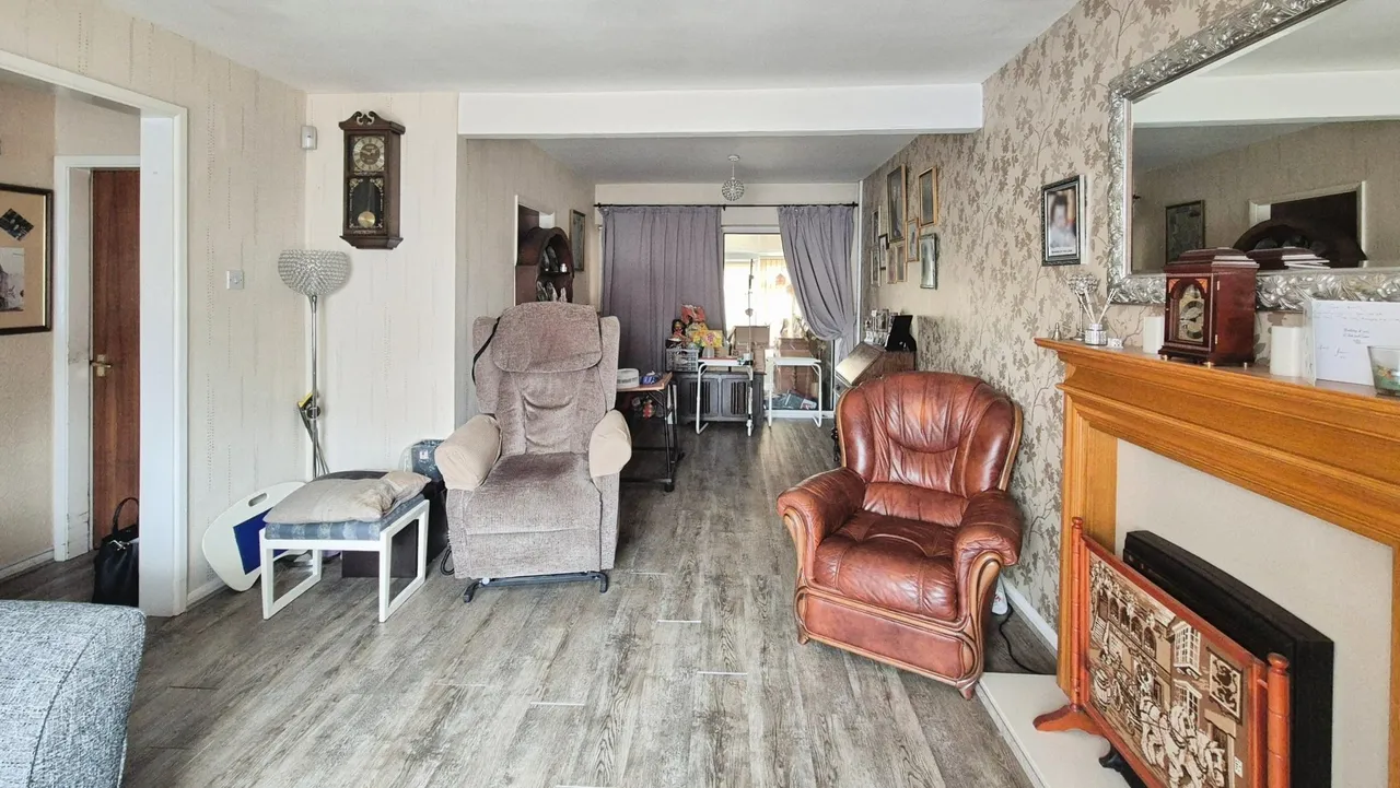 Tylecote Crescent, Great Haywood, ST18, photo 6