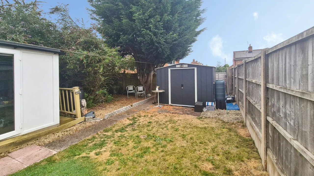 Tylecote Crescent, Great Haywood, ST18, photo 2