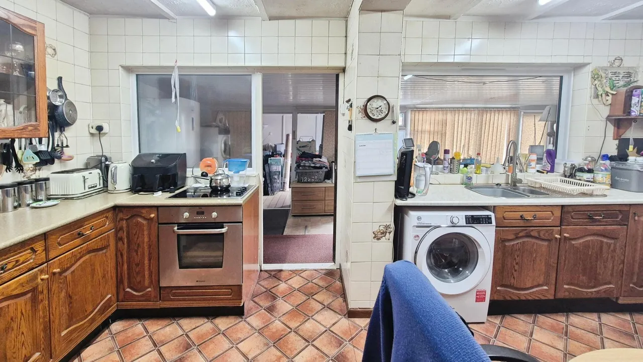 Tylecote Crescent, Great Haywood, ST18, photo 9
