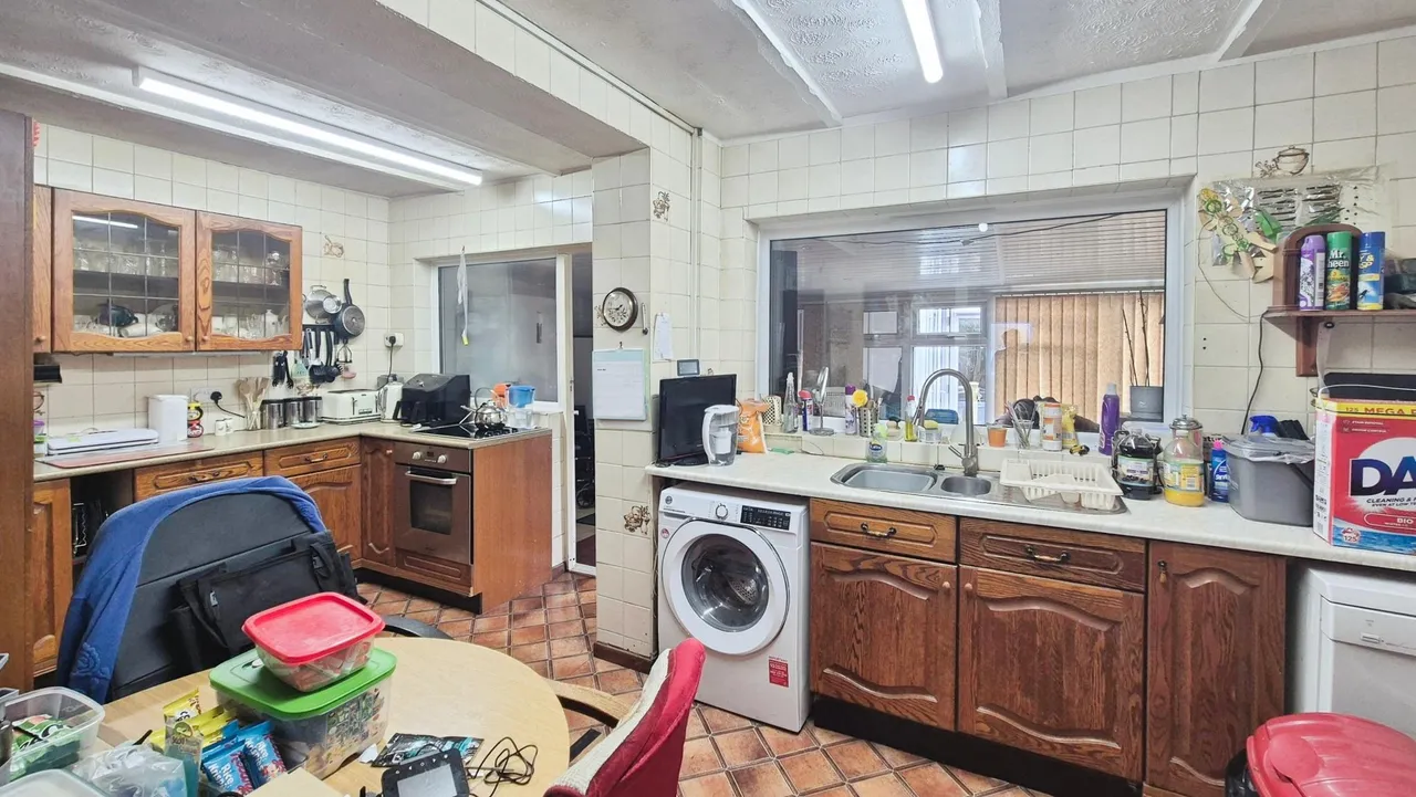Tylecote Crescent, Great Haywood, ST18, photo 4