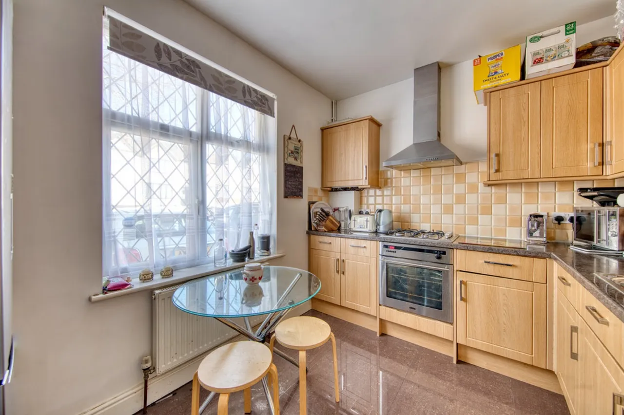Wanstead Park Road, IG1, photo 4