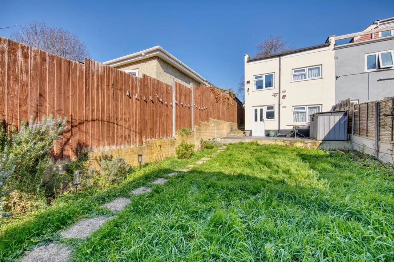 Wanstead Park Road, IG1, photo 3