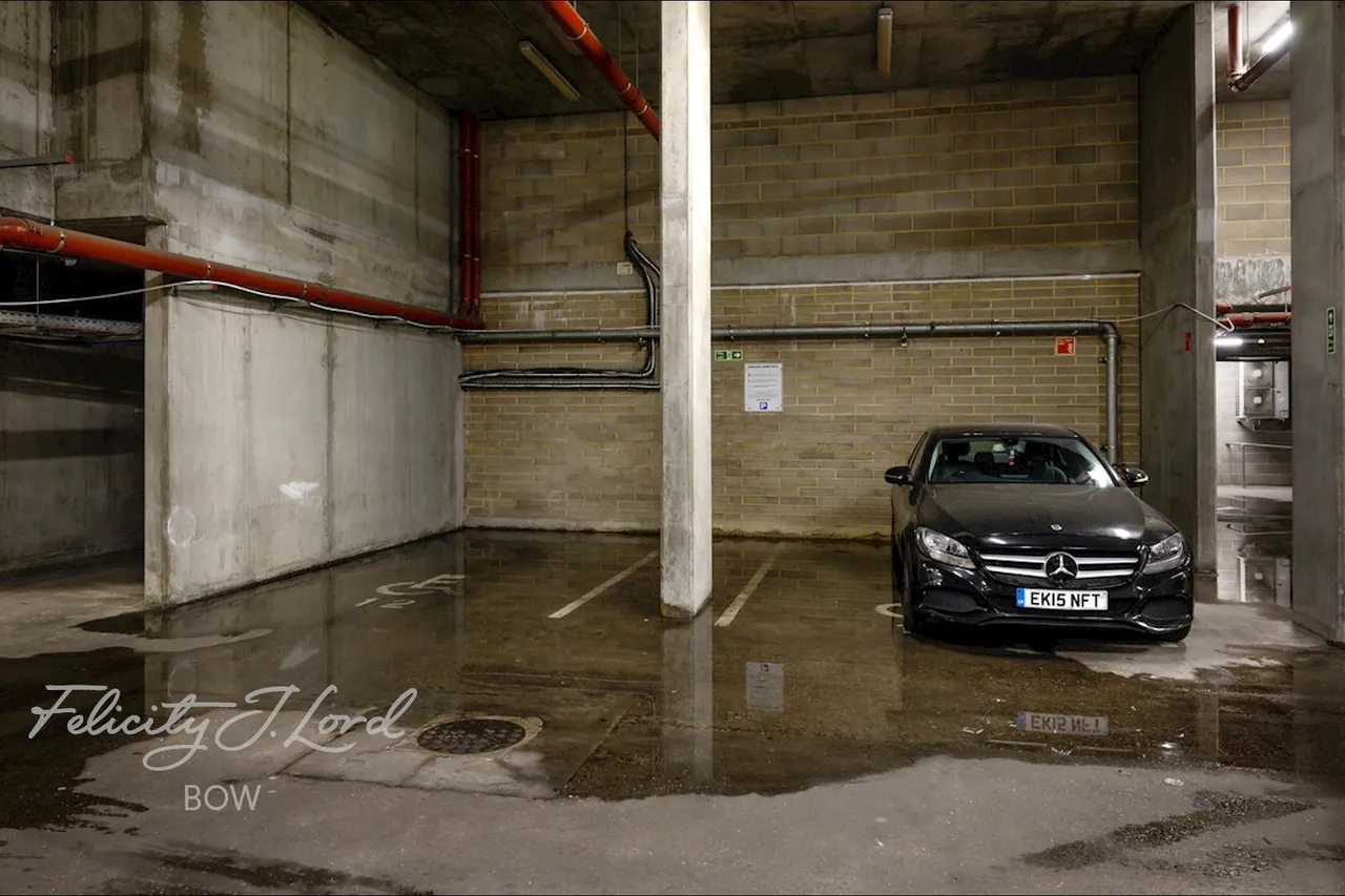 Rick Roberts Way, London, photo 14