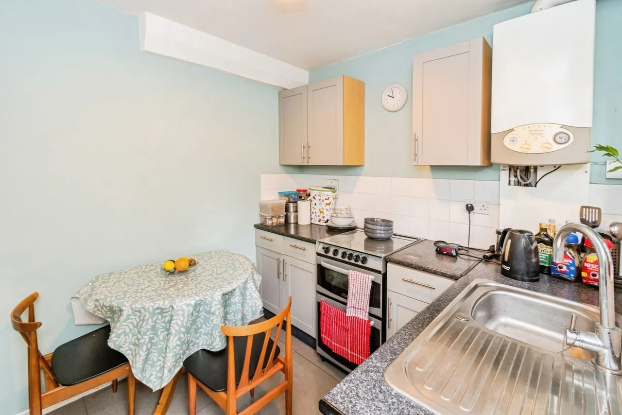 Stuart Crescent, Winchester, SO22, photo 7
