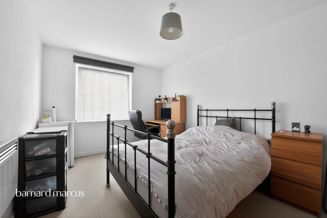 High Street, Feltham, TW13, photo 13