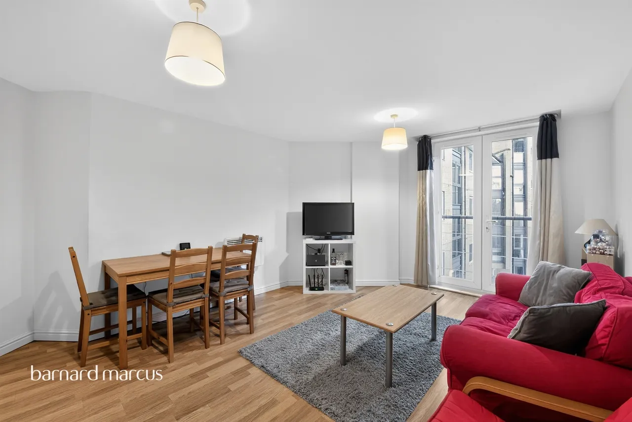 High Street, Feltham, TW13, photo 8