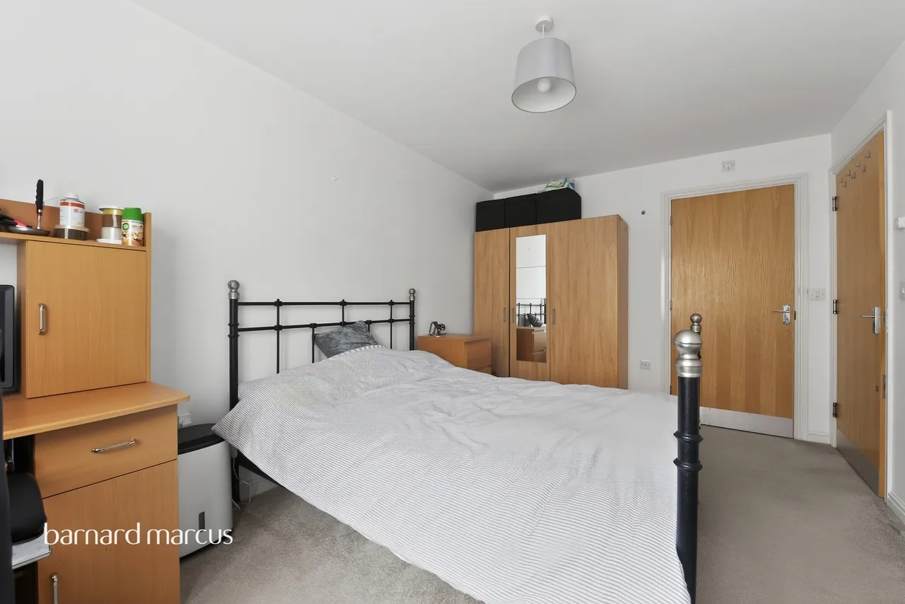 High Street, Feltham, TW13, photo 12