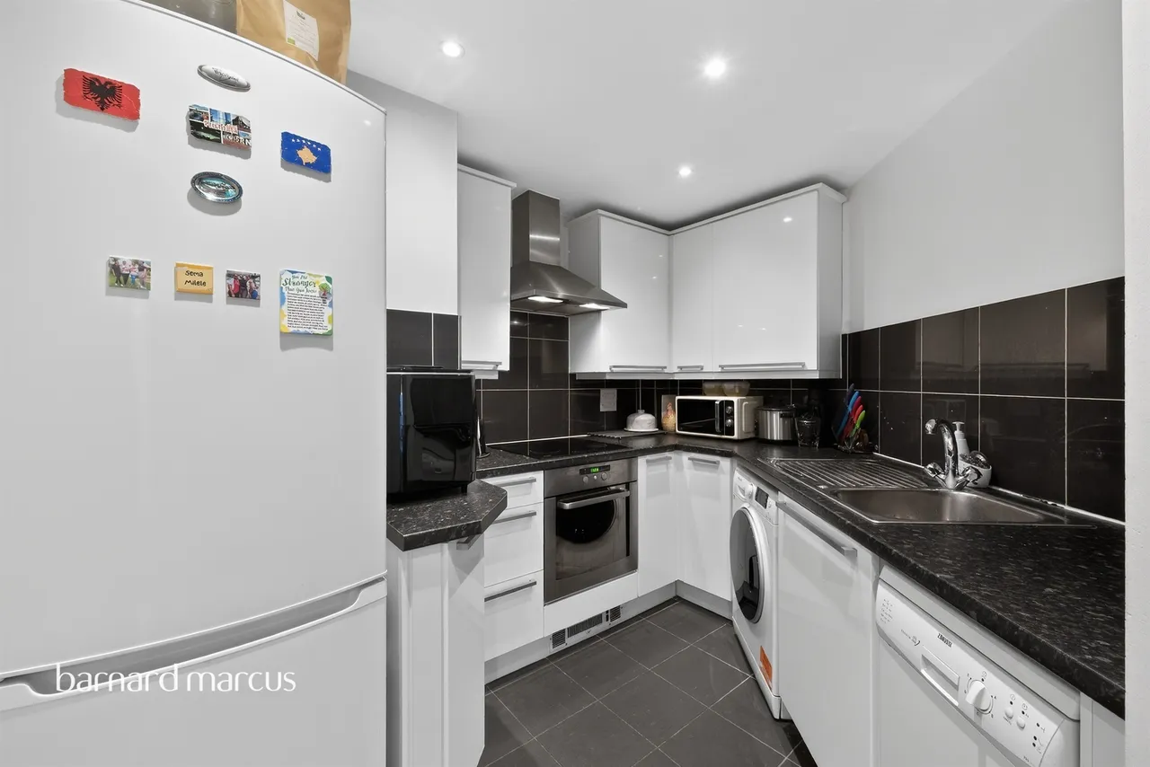 High Street, Feltham, TW13, photo 5