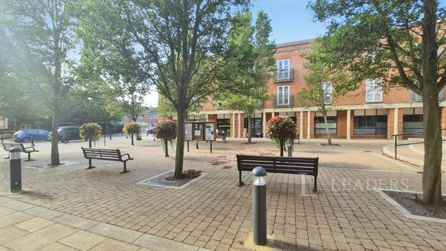 South Square, Knowle, PO17, photo 8