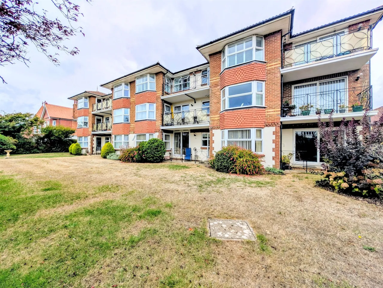 2 bed retirement property for sale, Westmead Gardens, Worthing, BN11
