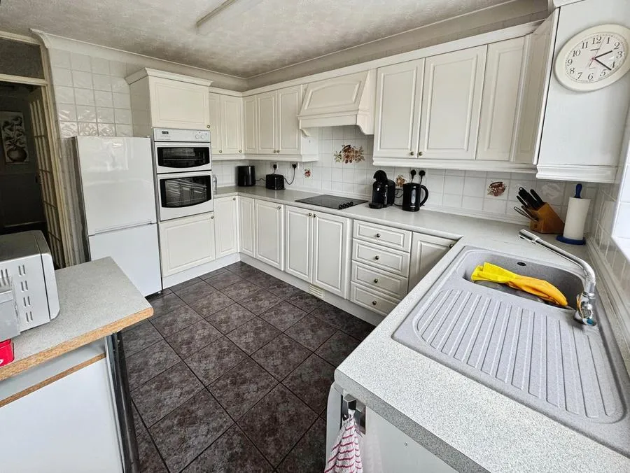 Peter Bruff Avenue, Clacton-on-Sea, CO16, photo 11