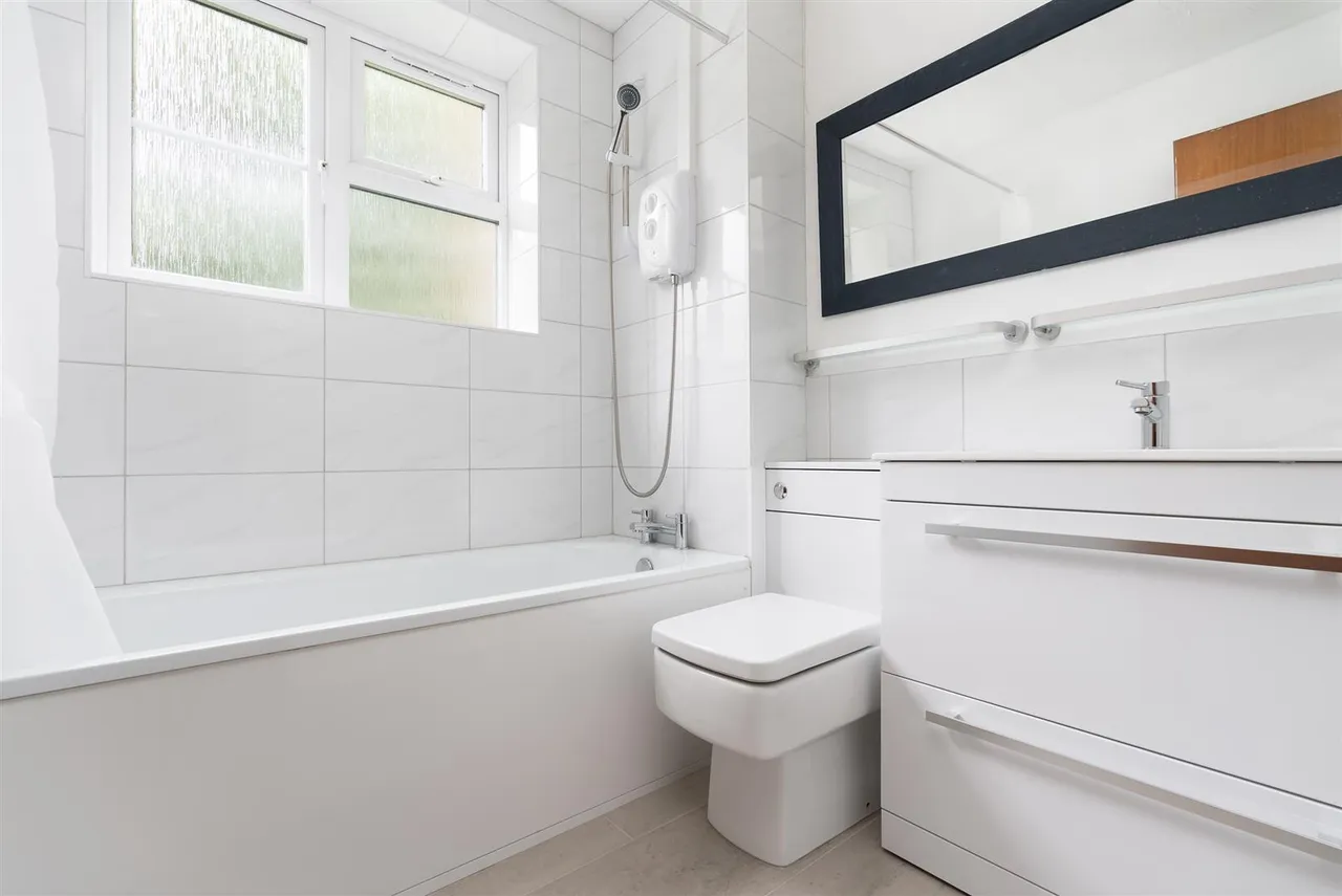 Knowles Close, Yiewsley, UB7, photo 8