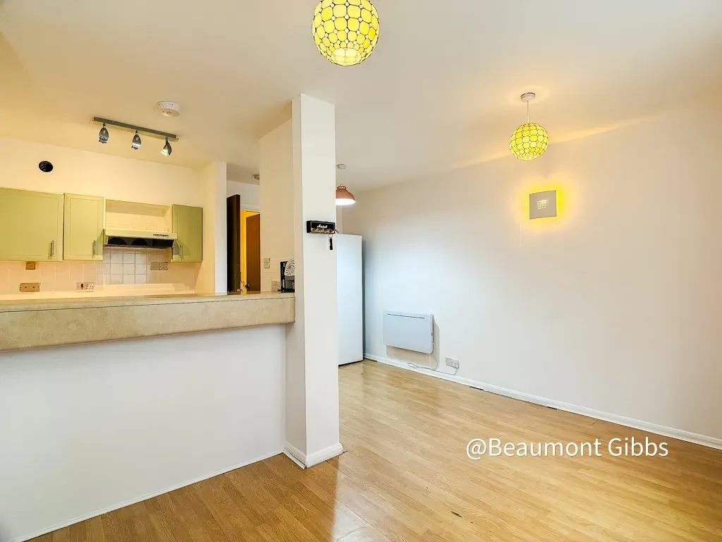 Matchless Drive, Shooters Hill, SE18, photo 3