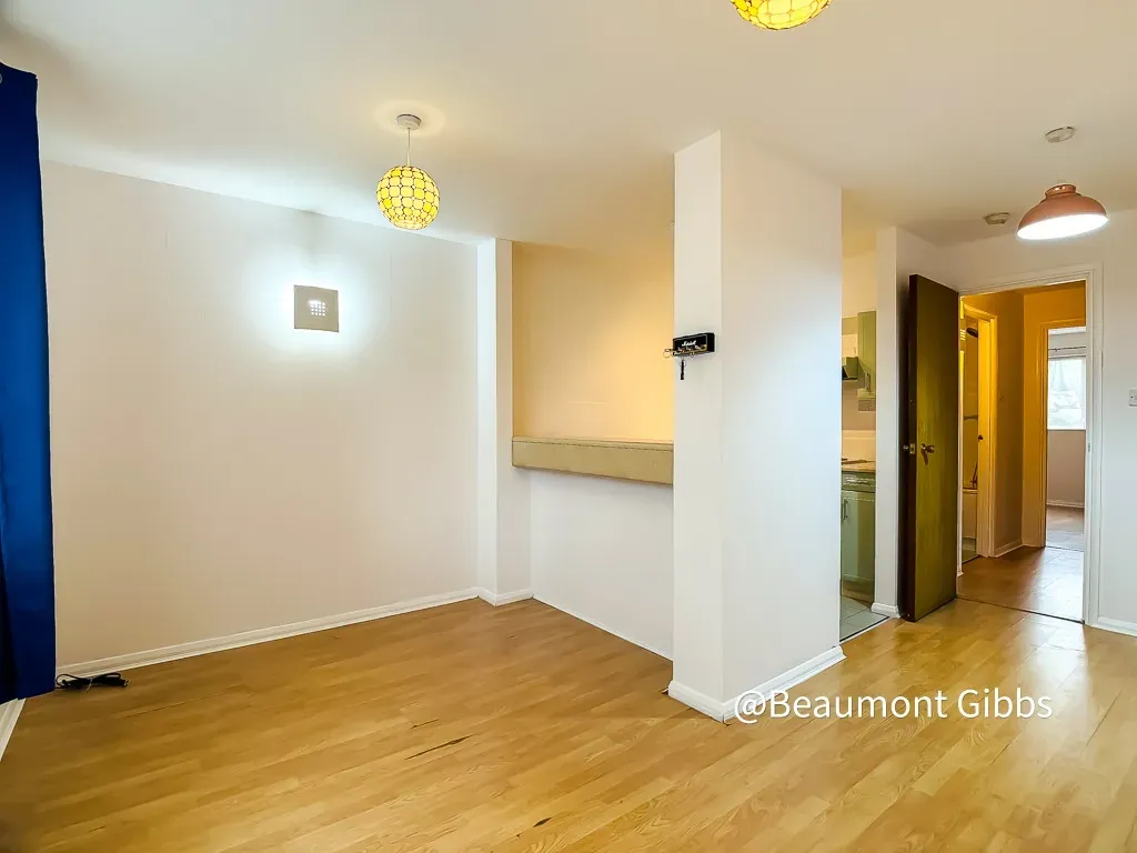 Matchless Drive, Shooters Hill, SE18, photo 2