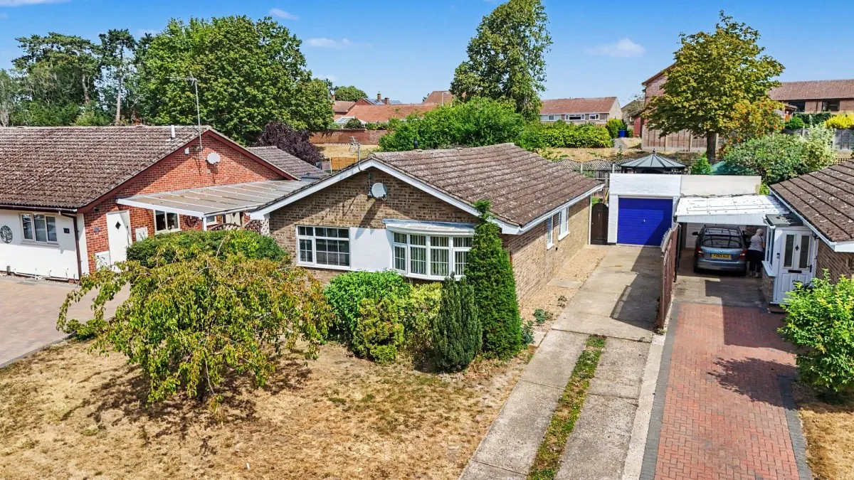 3 bed house for sale, Suffolk Way, Newmarket, CB8