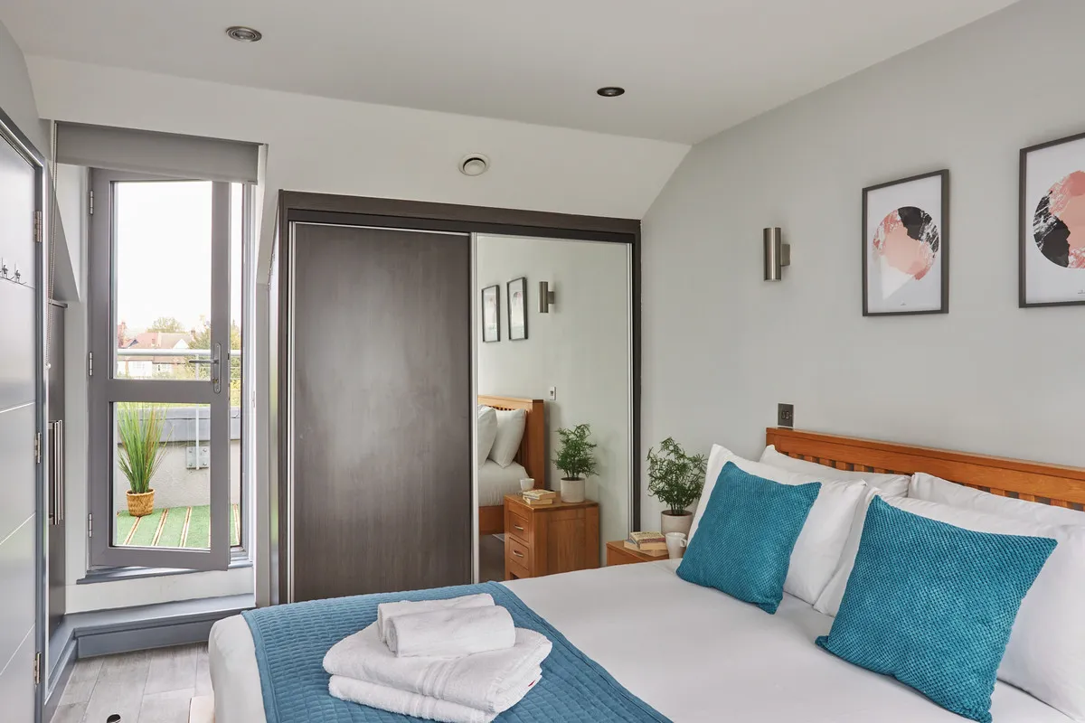 High Road, Wembley, HA9, photo 8