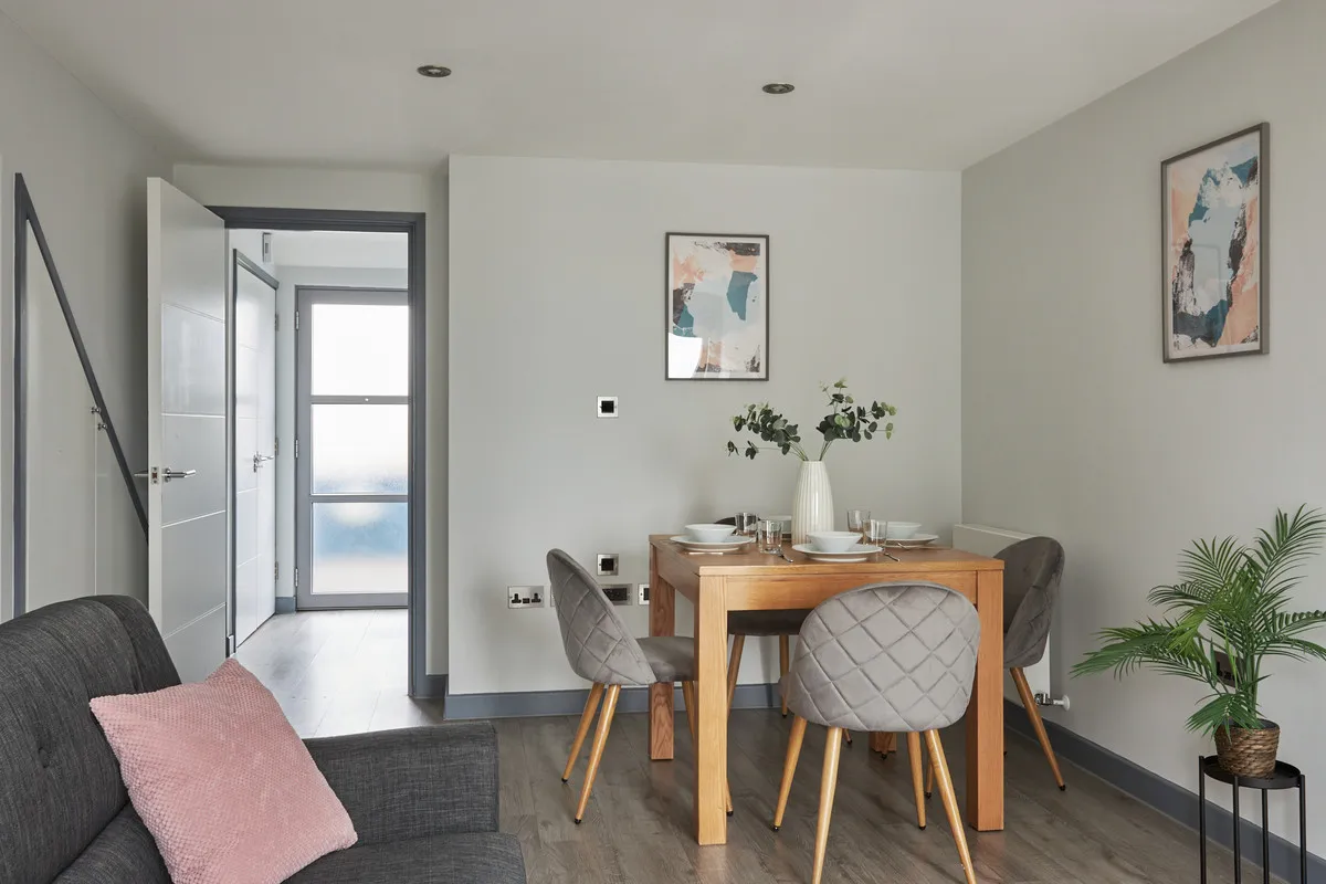 High Road, Wembley, HA9, photo 11