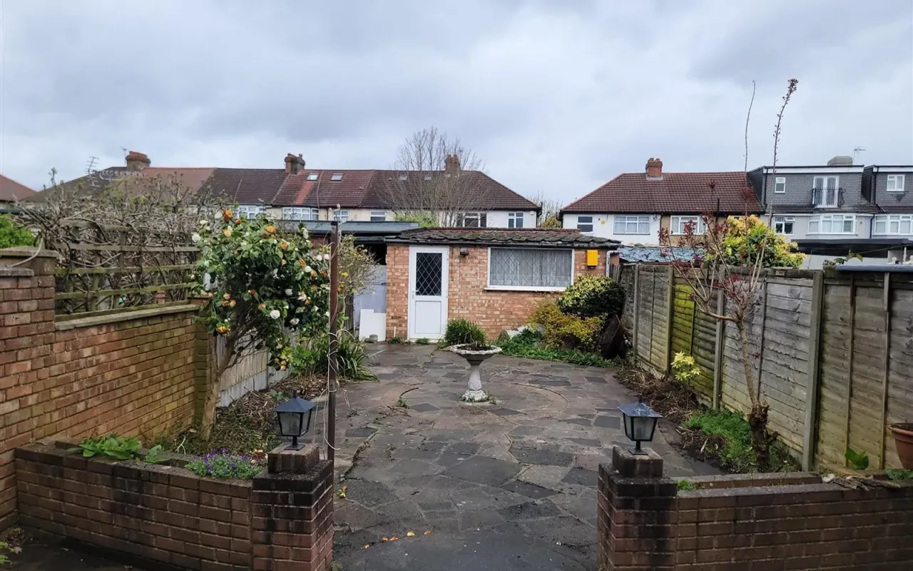 Dorchester Avenue, Palmers Green, N13, photo 13