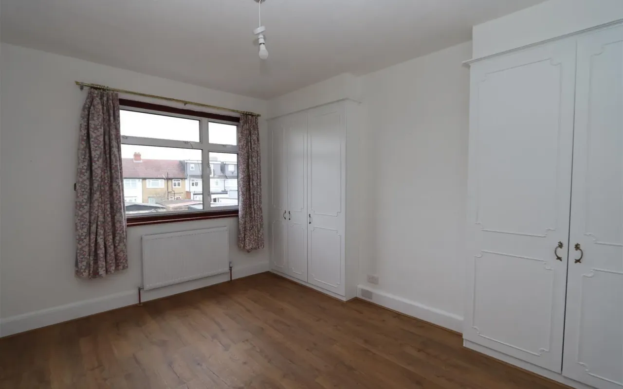 Dorchester Avenue, Palmers Green, N13, photo 10
