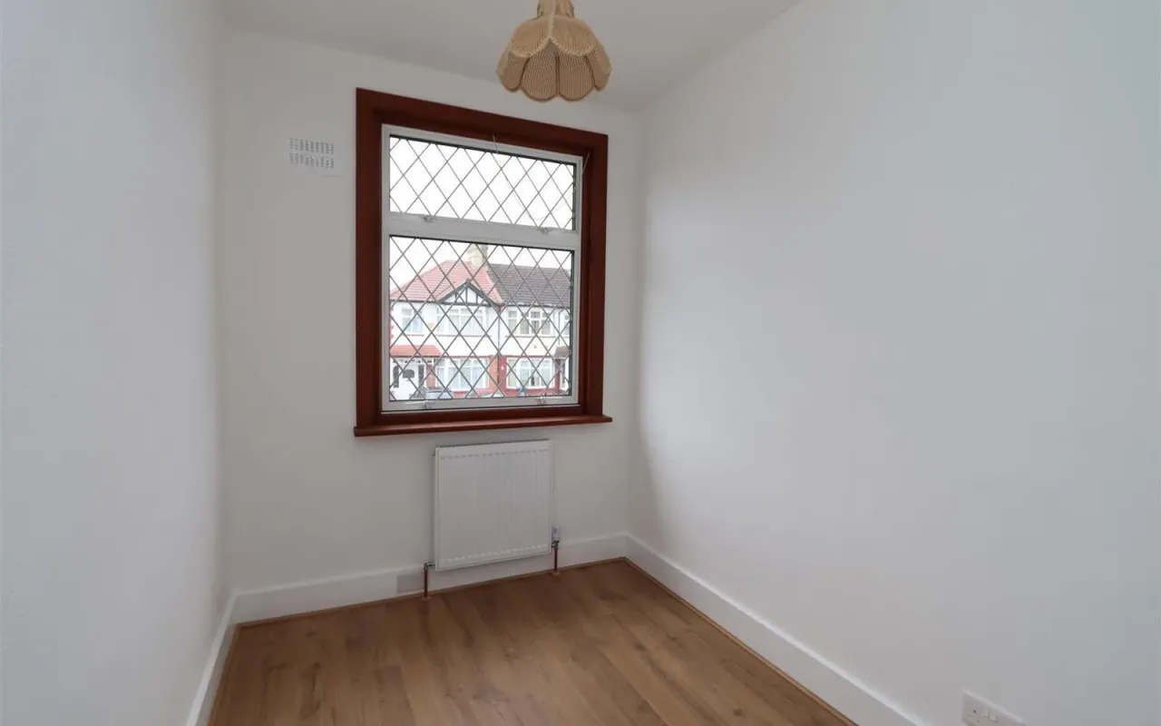 Dorchester Avenue, Palmers Green, N13, photo 11