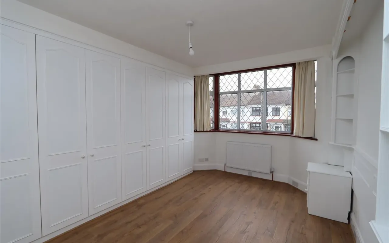 Dorchester Avenue, Palmers Green, N13, photo 9