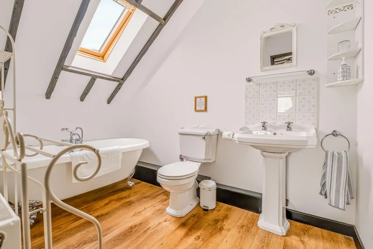 Crugybar, Llanwrda, SA19, photo 82