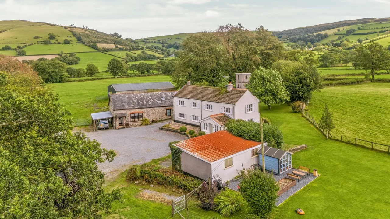 Crugybar, Llanwrda, SA19, photo 107