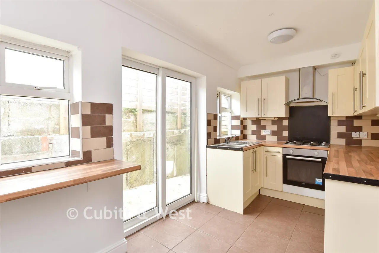 Sandhurst Avenue, Woodingdean, BN2, photo 4