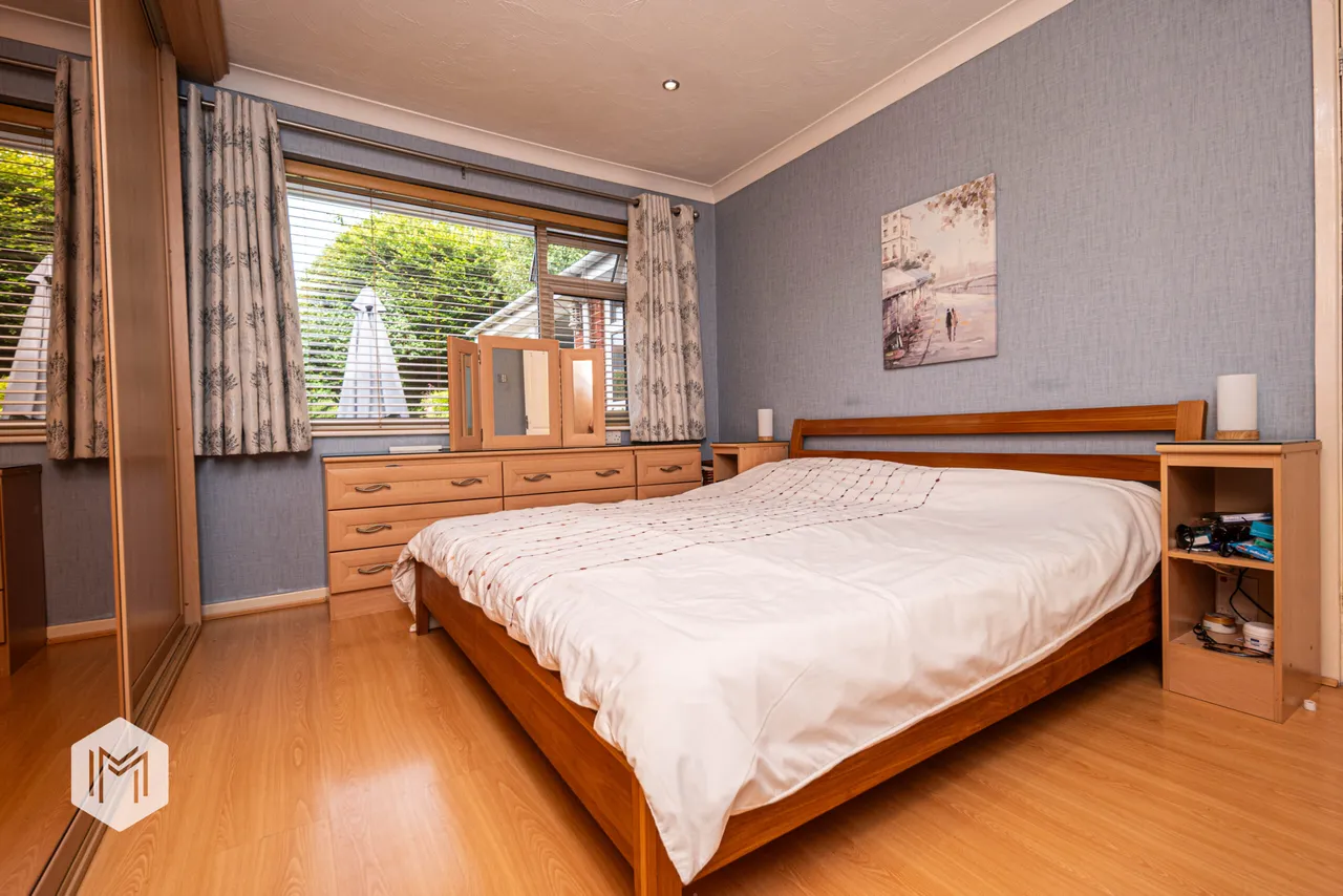 Breightmet Fold Lane, Bolton, BL2 5NB, photo 9