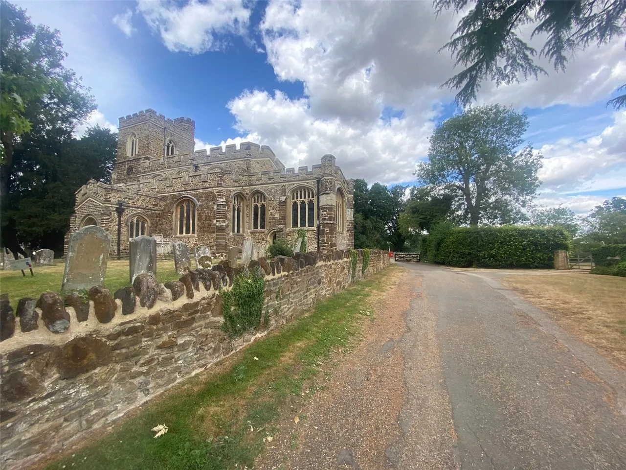 Church Road, Tingrith, MK17, photo 9