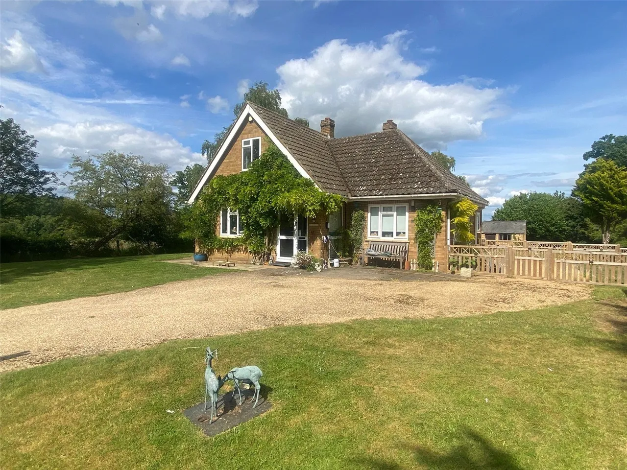 Church Road, Tingrith, MK17, photo 2