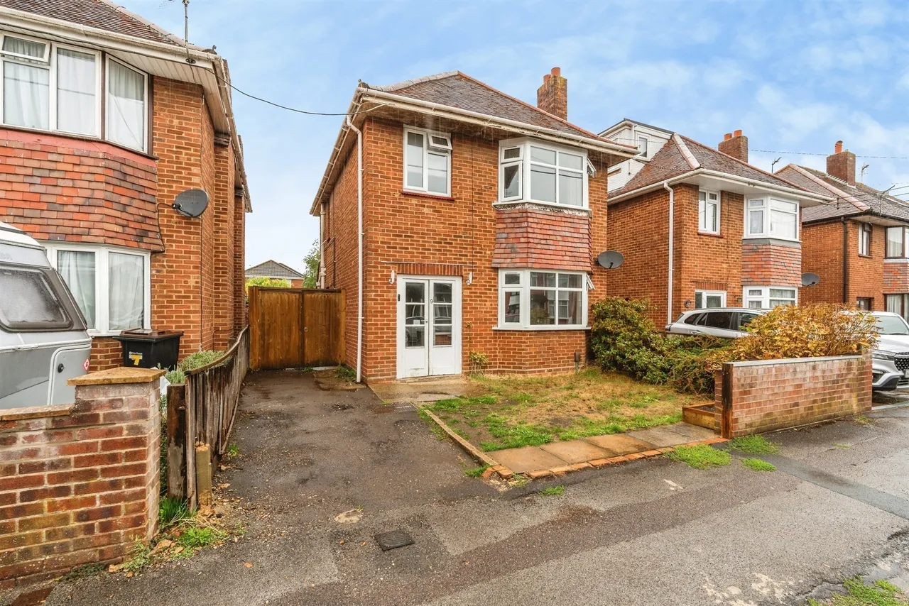 3 bed house for sale — Compton Road, Totton, Southampton