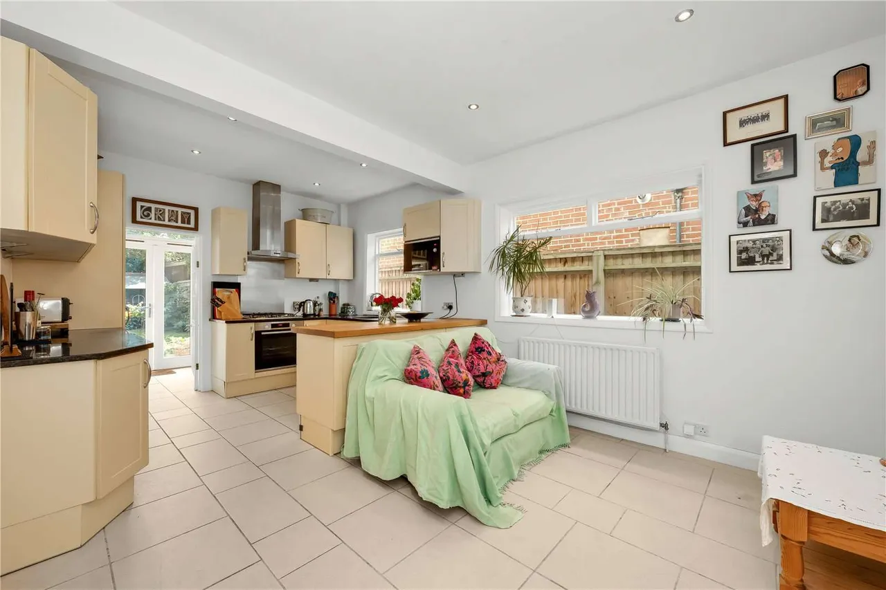Grove Road, East Molesey, Surrey, KT8 9JS, photo 4