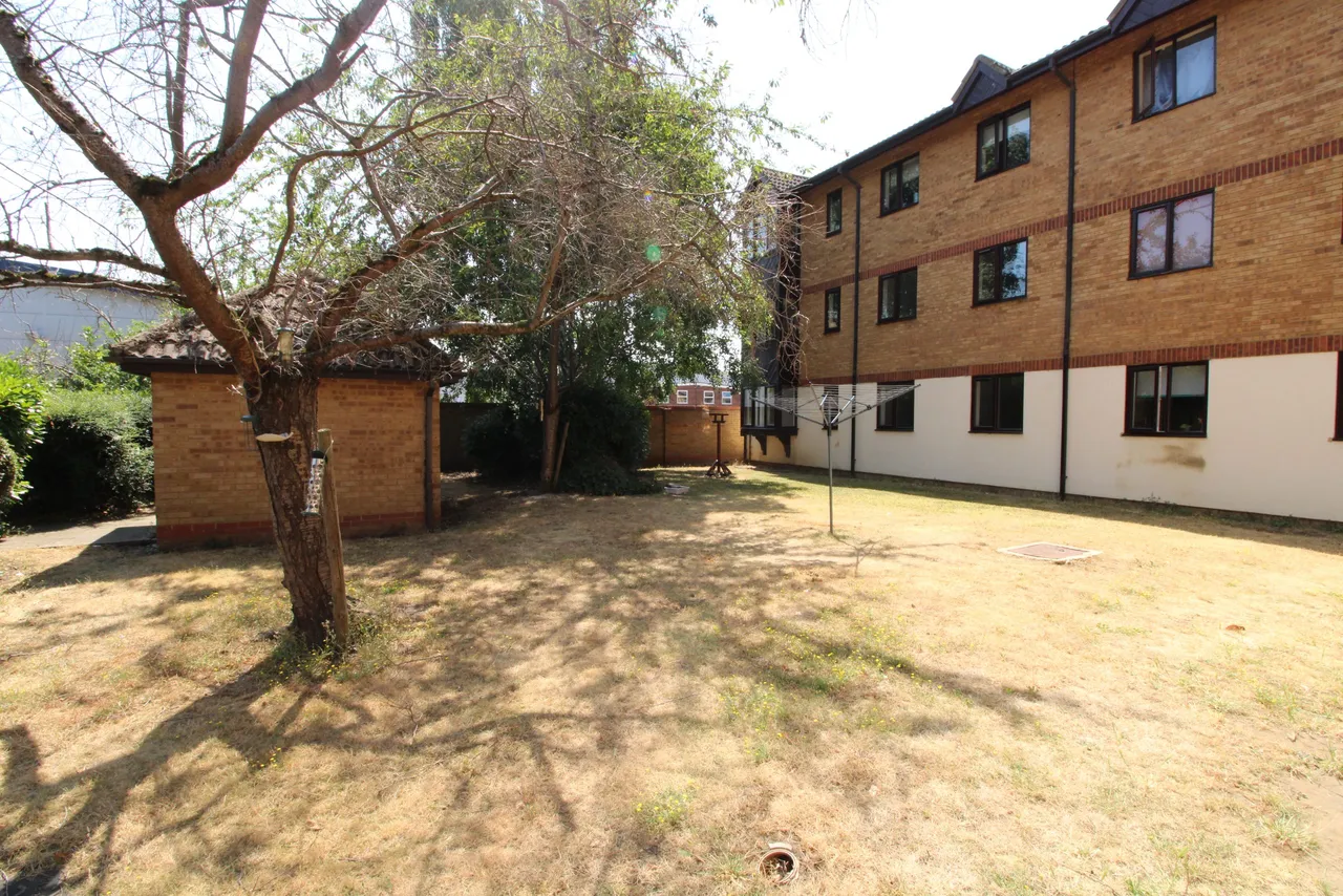 Redwood Grove, Bedford, Bedford, MK42 9NW, photo 9