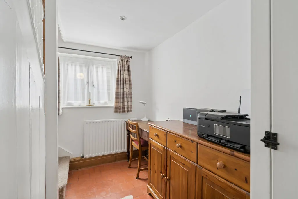 High Street, Lane End HP14 3ER, photo 6