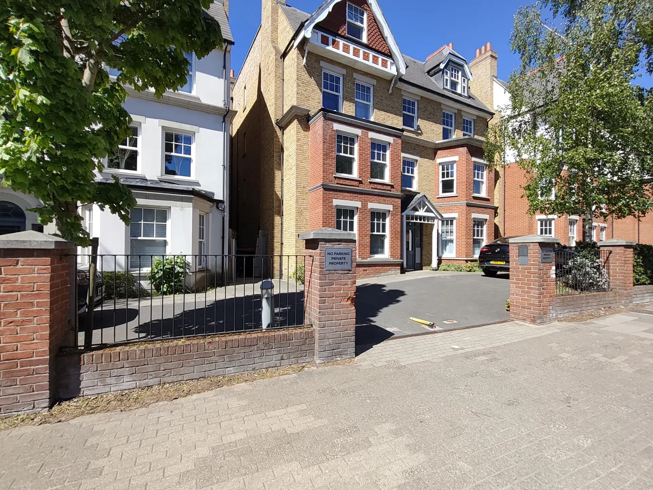 Hanger Lane, LONDON, photo 8