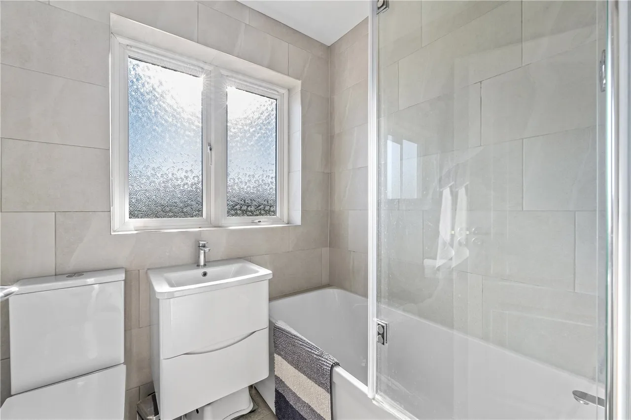 Villiers Avenue, Twickenham, TW2, photo 10