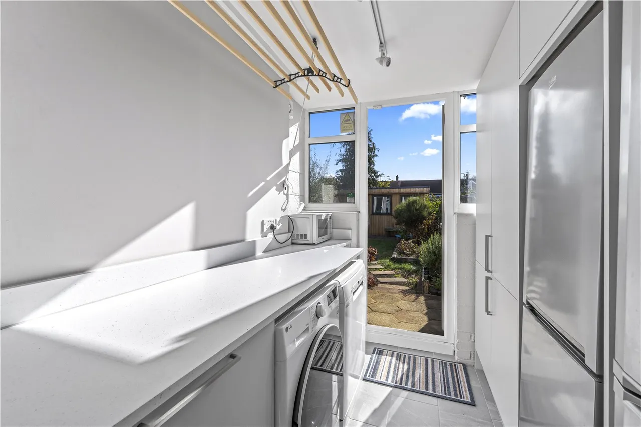 Villiers Avenue, Twickenham, TW2, photo 12