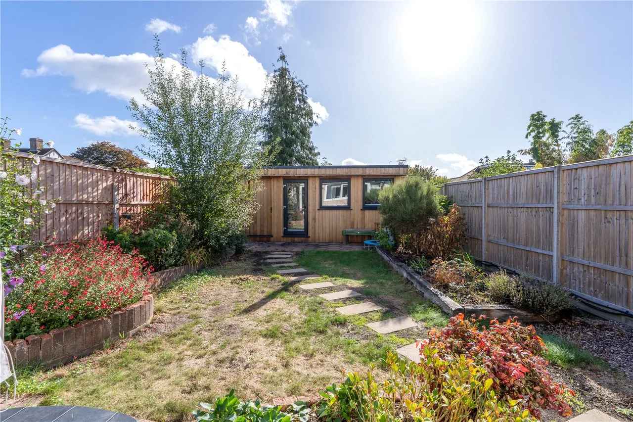 Villiers Avenue, Twickenham, TW2, photo 2