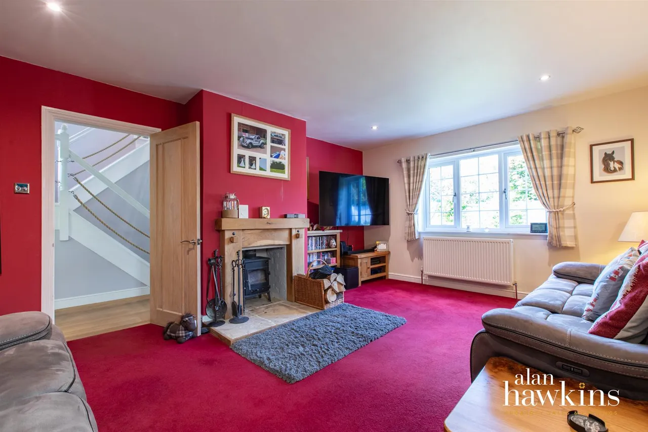 Bradenstoke, SN15, photo 11